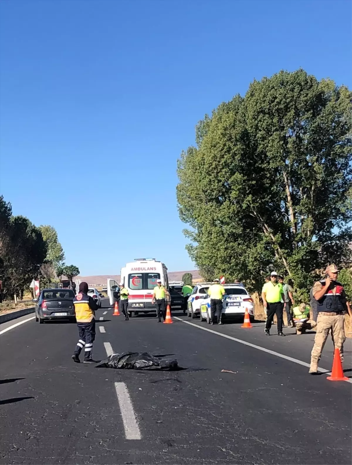 erzurumda yaya kazasi 1 olu 2 yarali XGVjkM5g