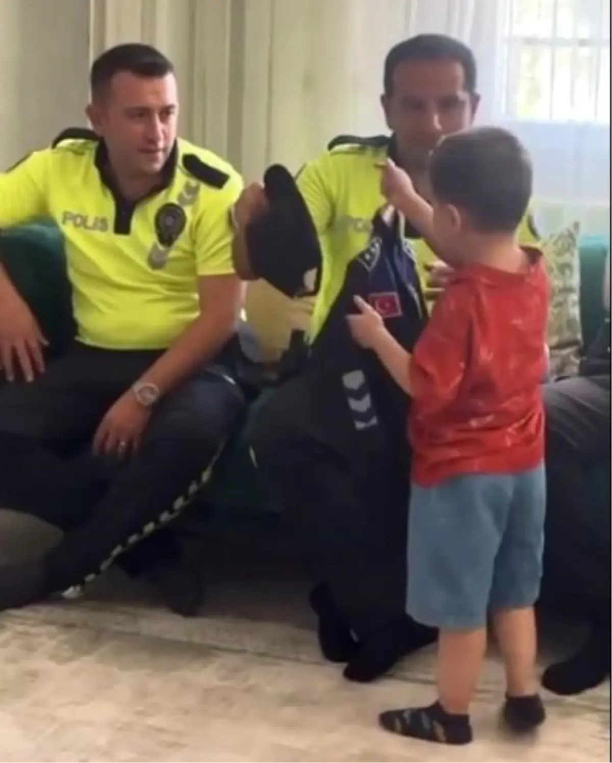 minik goktugun polis olma hayali gerceklesti EjtHOjZY