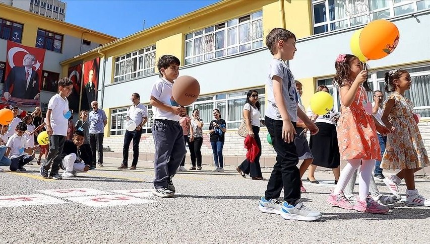 okullar yarin aciliyor AT1AjiB4