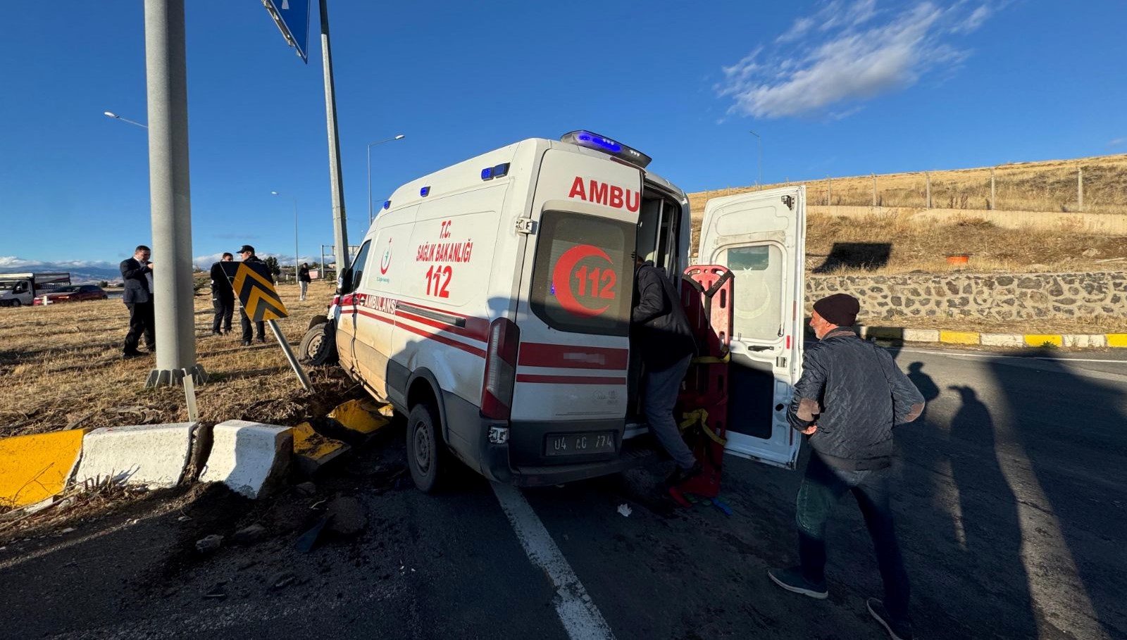 agrida ambulanskazaya karisti 2si agir 7 yarali B1PZXASO.jpg