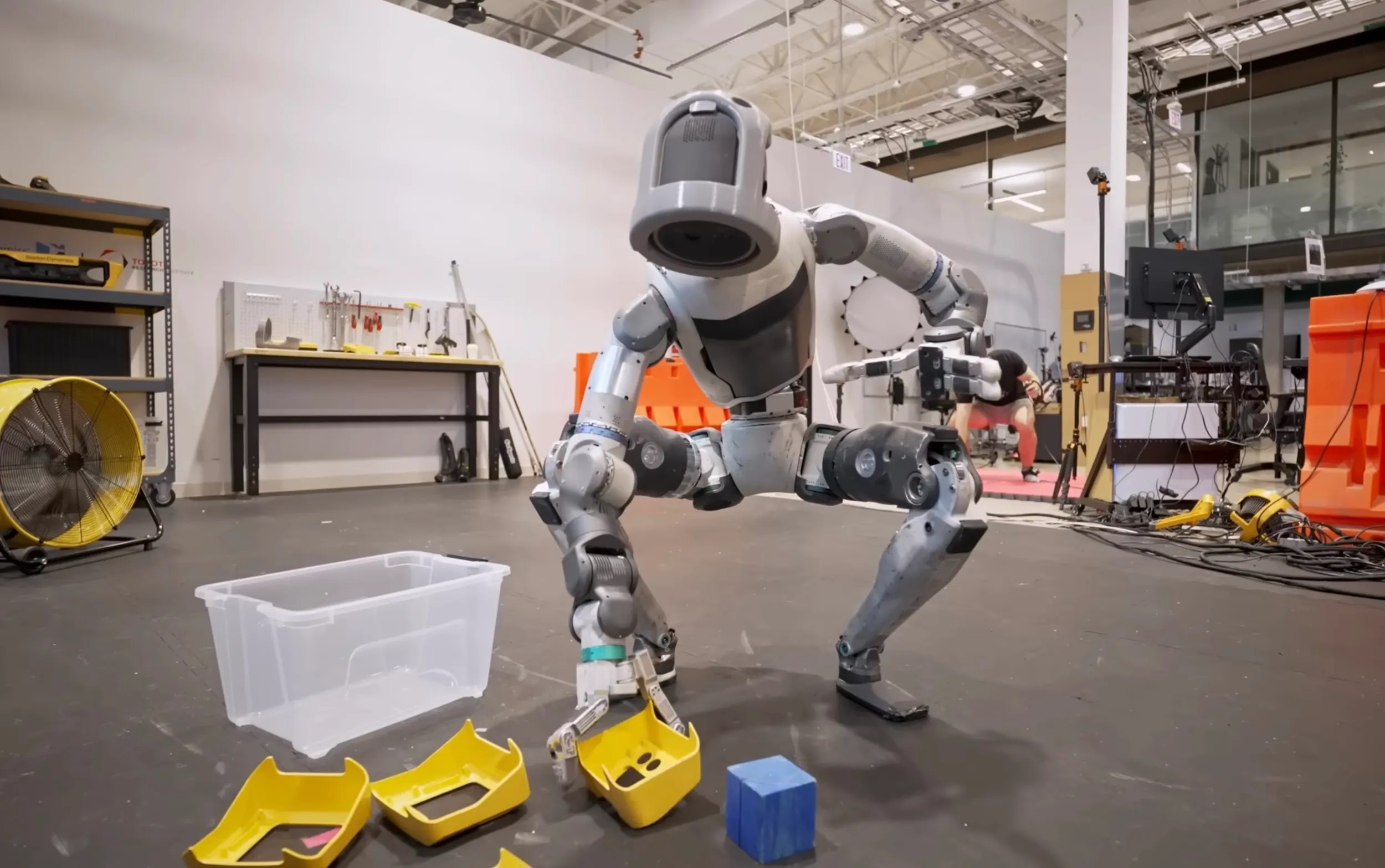 boston dynamics atlasa uc parmakli yeni el sistemi kazandirdi 5LT4hz2F