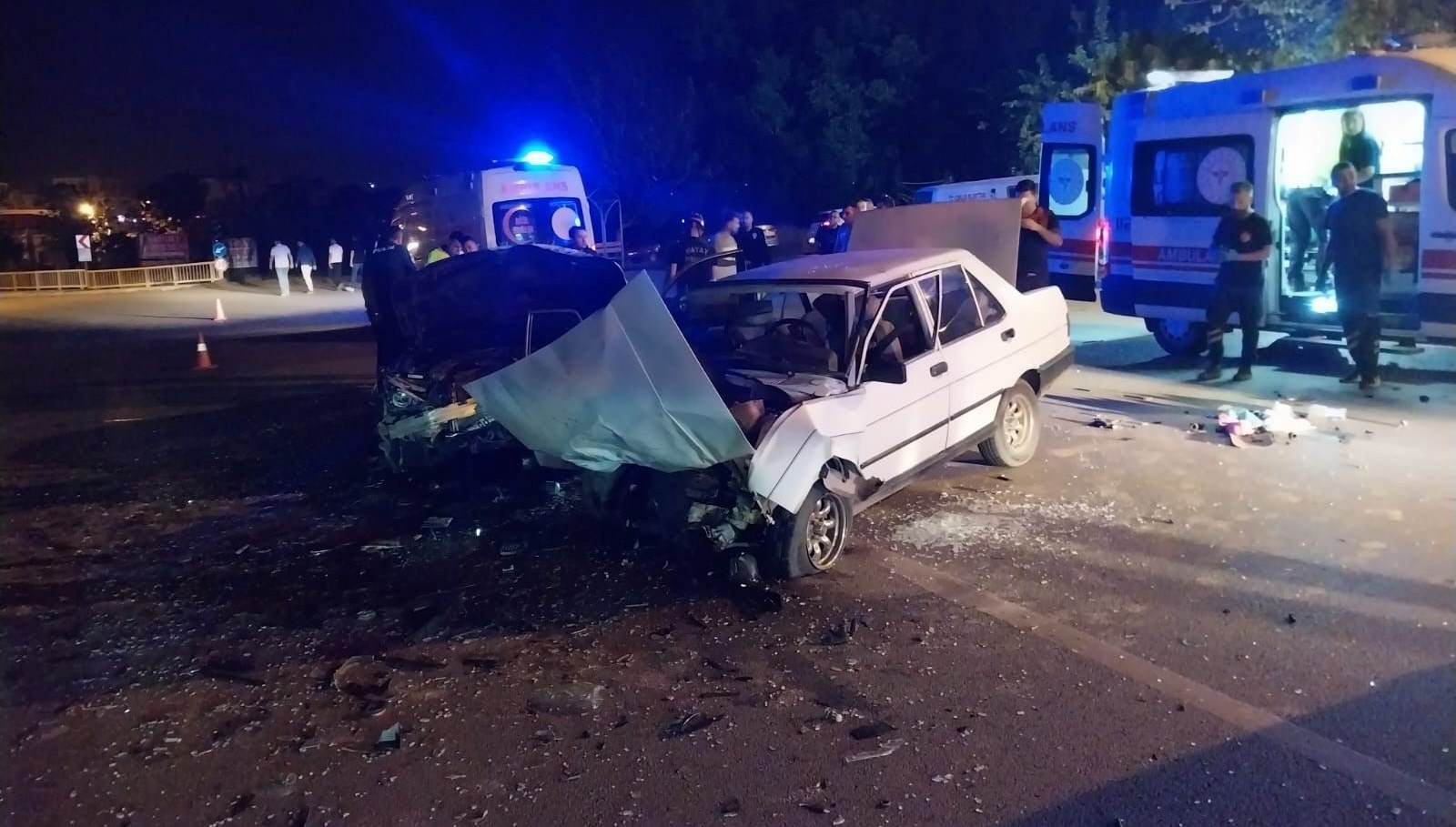 hatayda trafik kazasi 6 yarali 17psmbCO