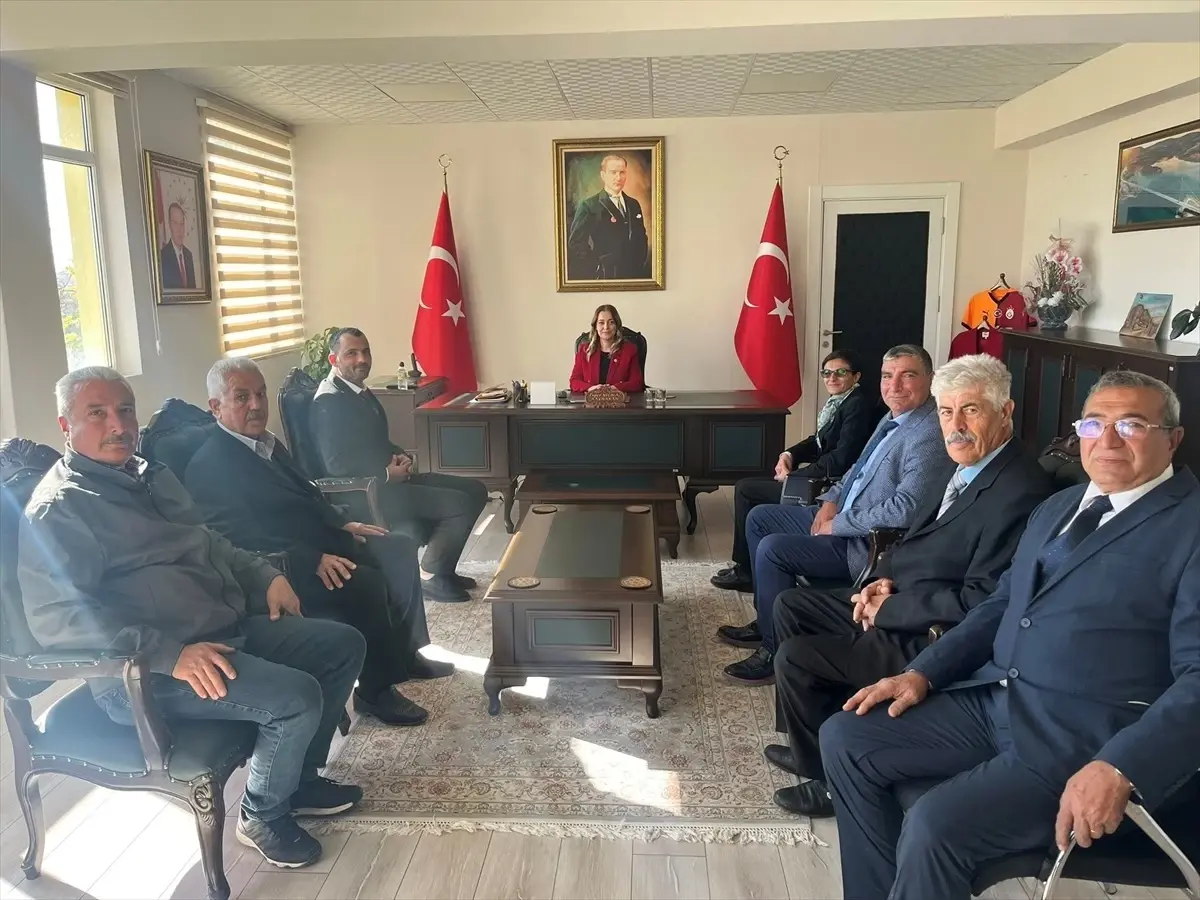 kaymakam yilmazdan muhtarlara kutlama dJAFzY9X.jpg