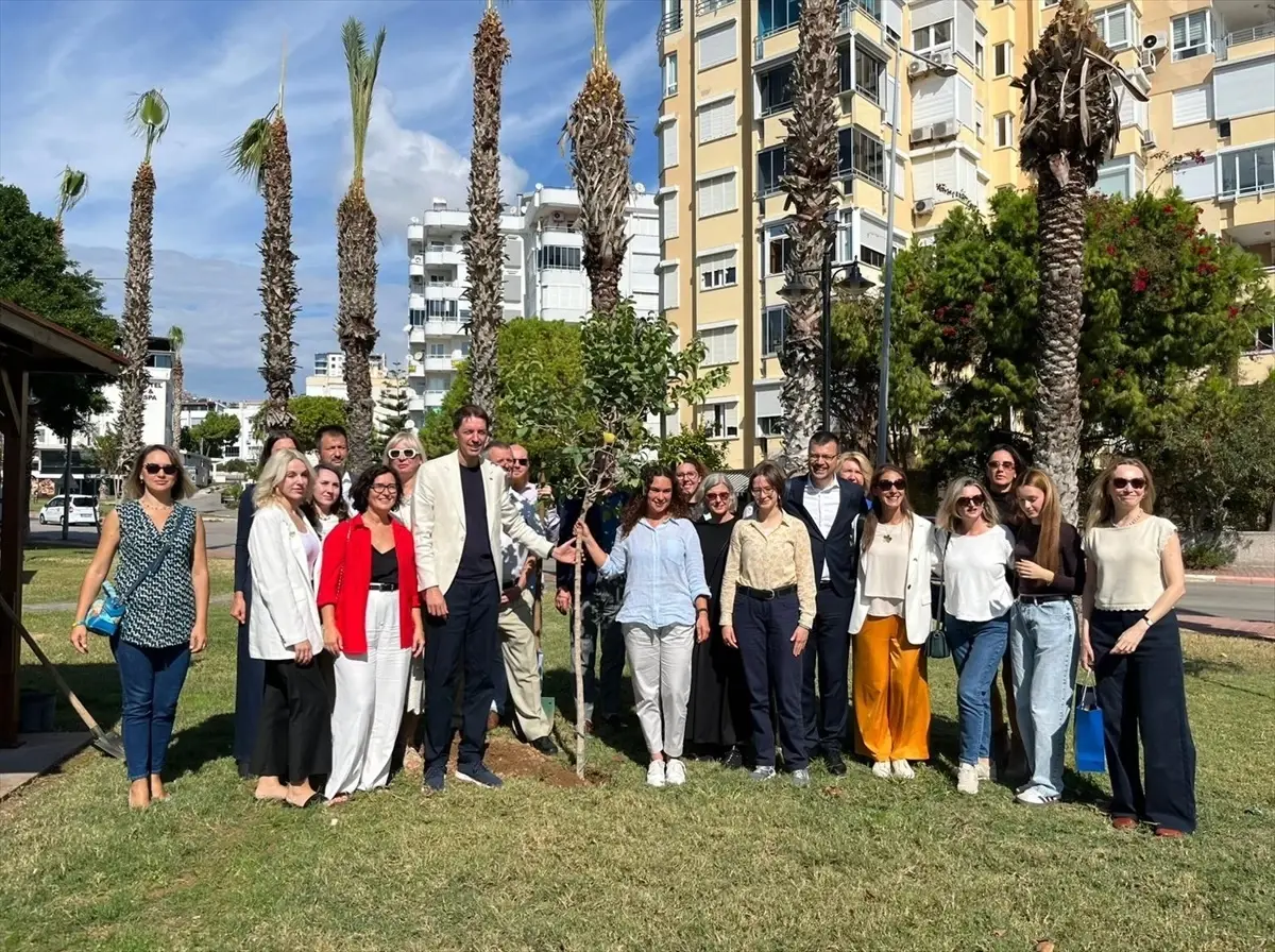 ukrayna kultur parkinda dostluk ve baris sembolu agac dikildi p89NyS6H.jpg