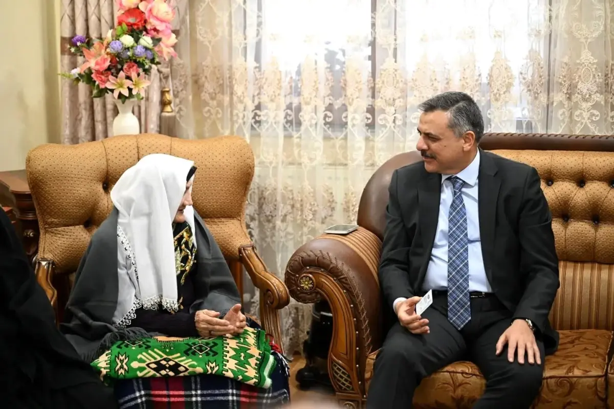 vali mustafa ciftci 95 yasindaki sahteret nineyi ziyaret etti xP7d2Frf