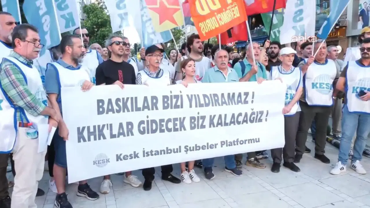 KESK Kadıköy’de toplandı: ‘KHK’lılar görevlerine iade edilsin’ Img