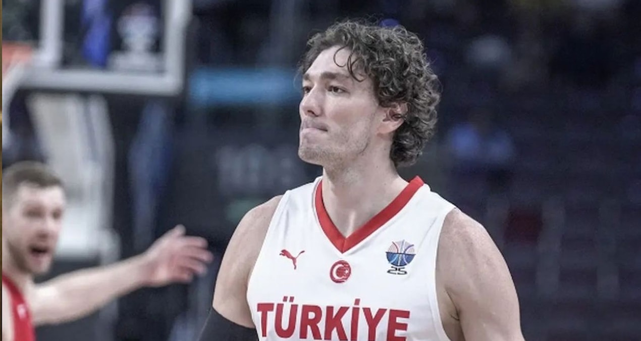 Cedi Osman 3 yıllık imzayı attı Img