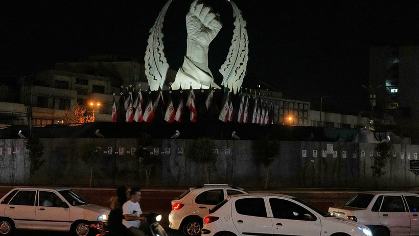 İran’dan ABD’ye misilleme: İHA ve füzelerle vurdu Iran 2 1 ye7v